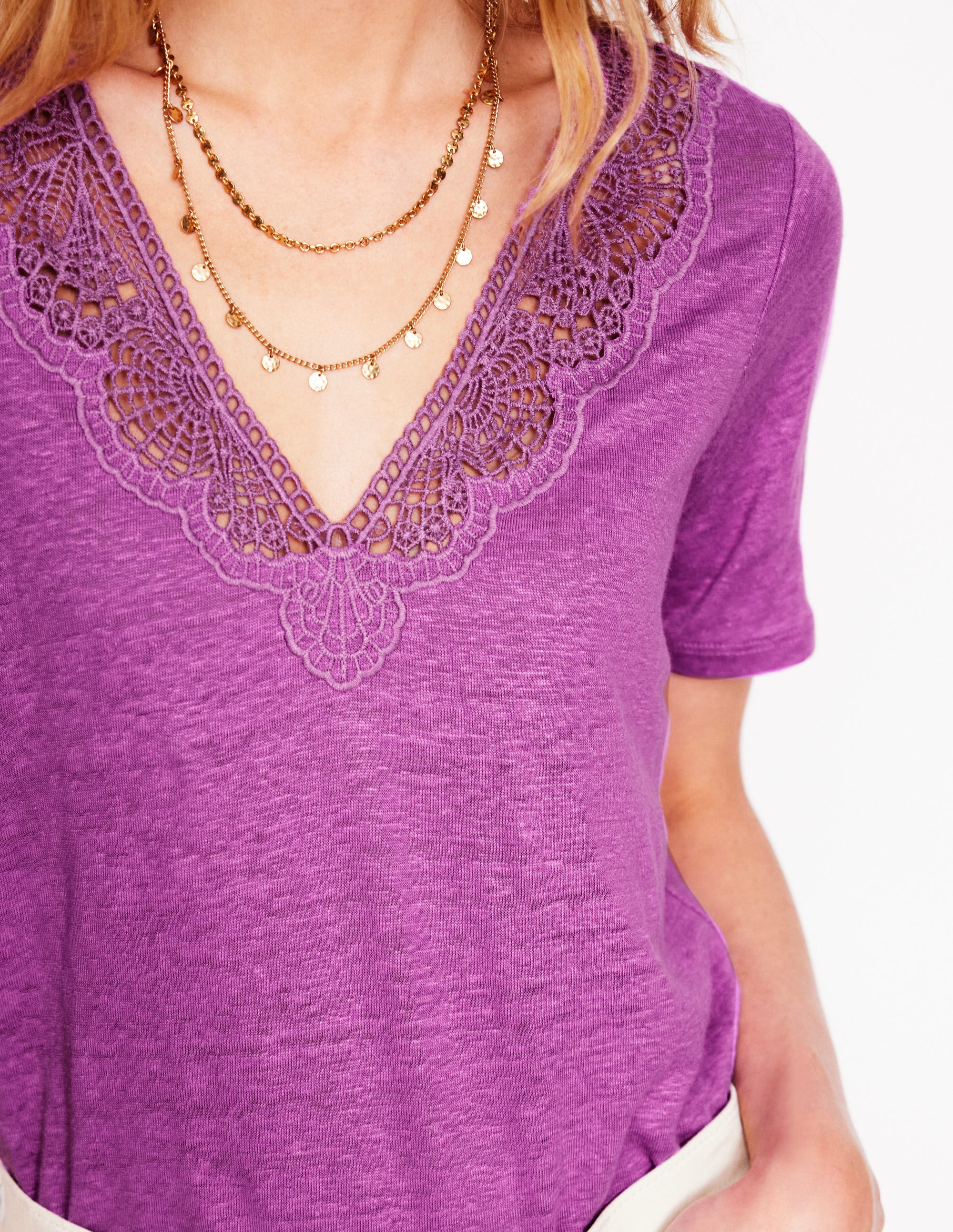 Lace Trim Linen T-shirt-Liatris